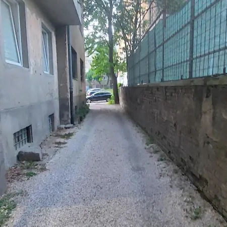 Drvenija Apartment *